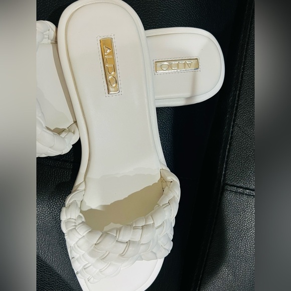 Woman's Sandals FLEX ALDO Chicago NEW IN SIZE 8 SUPER SOFT TO WALK - Picture 8 of 9